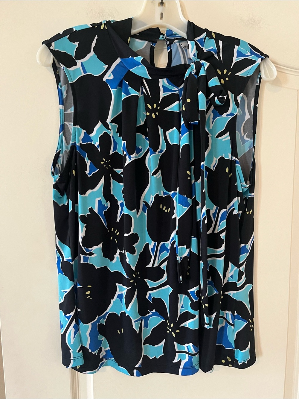 Worthington Sleeveless Floral Tie-Neck Blouse in Black & Blue Women’s XL